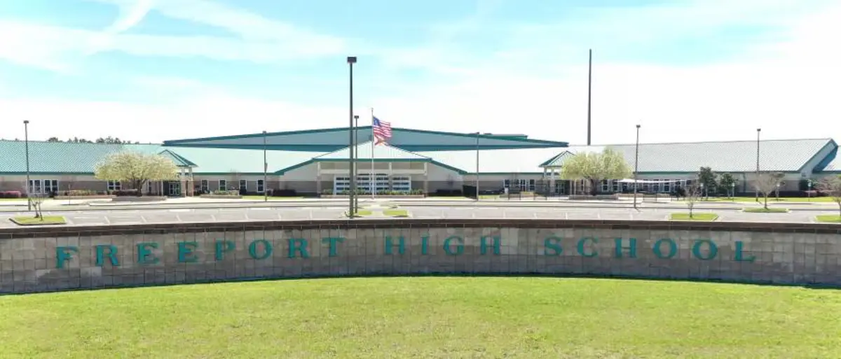 Emergency Crews Respond to Smoke Report at Freeport High School
